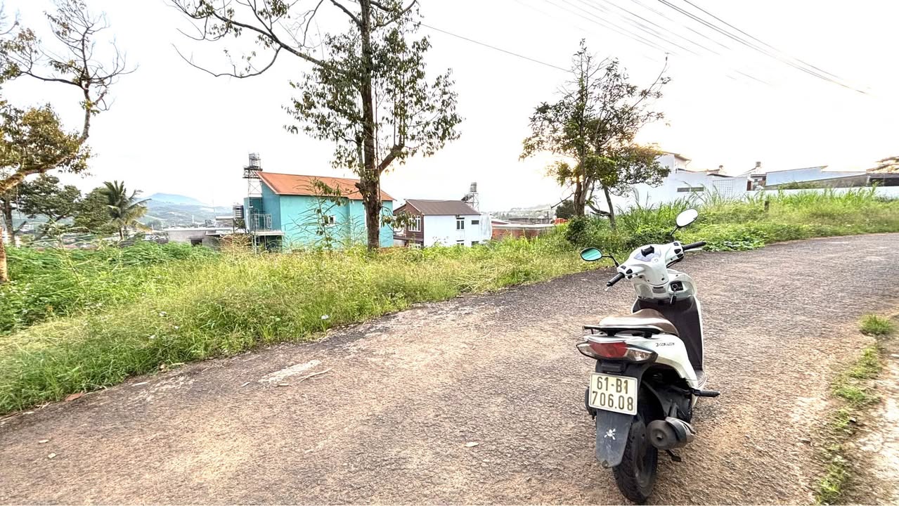 Nhà phố Lộc Châu Bảo Lộc 268m² giá 2.2 tỷ - Thiết kế hiện đại, gần gũi thiên nhiên!