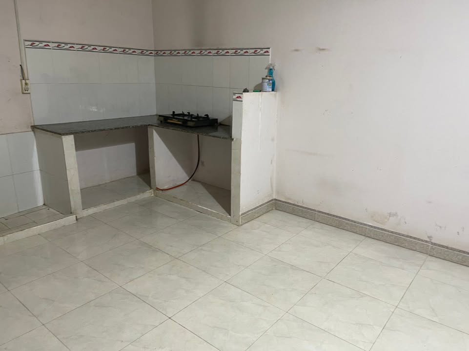 Nhà nguyên căn cho thuê tại khu công nghiệp Suối Tân, Cam Lâm - 2 phòng ngủ, giá chỉ 2.5 triệu/tháng!