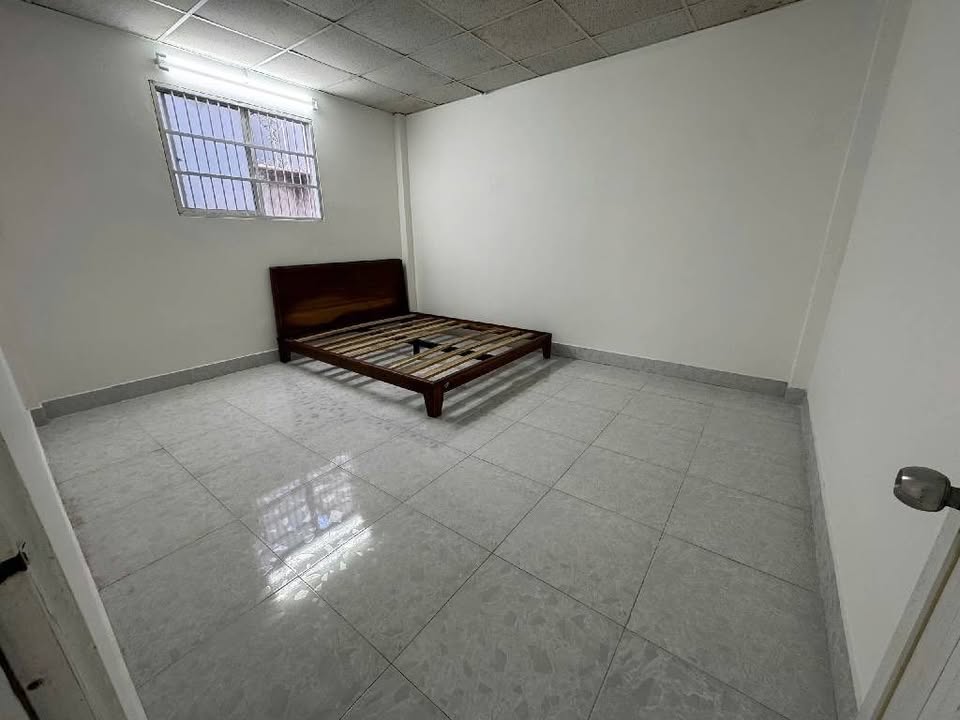 Nhà 2 tầng Tân Thuận Tây, Quận 7, 135m² giá 7.6 tỷ - Đầu tư sinh lời ngay!