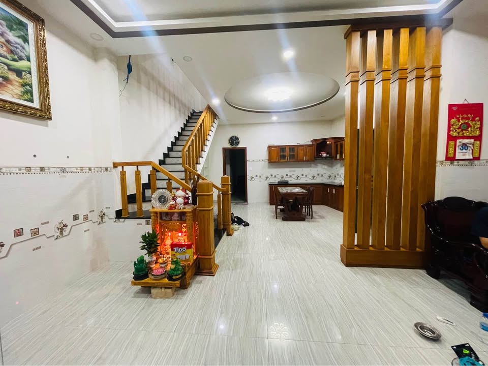 Nhà 3 tầng Hẻm Âu Cơ Nha Trang 87m² giá 5.8 tỷ - Thiết kế hiện đại, gần chợ