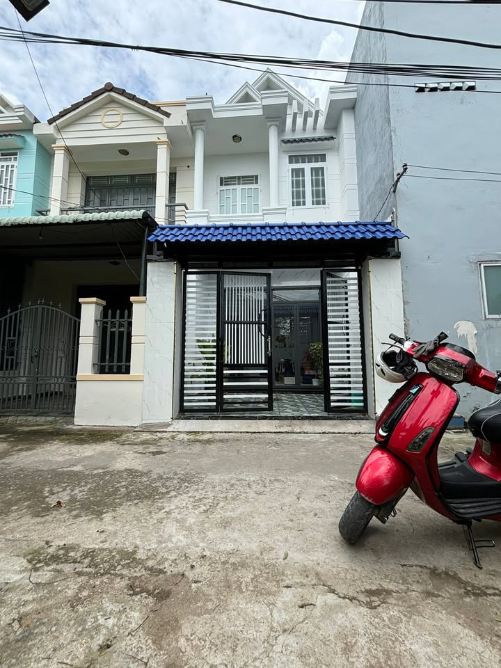 Nhà 2 tầng tại Tân Kim, Cần Giuộc, Long An 60m² giá 2.35 tỷ - Chính chủ bán gấp!
