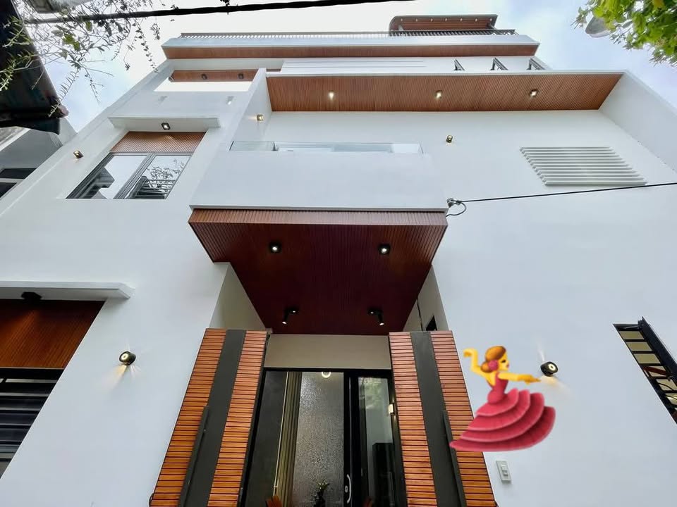 Nhà 3 tầng Hoàng Hoa Thám 53m² giá 5 tỷ - Sân thượng chill lý tưởng!