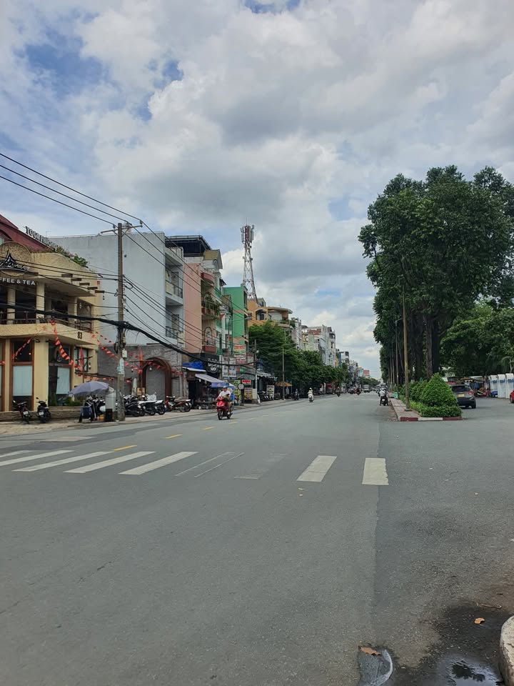 FrontHouse khu Bình Phú, quận 6, 80m² giá 13 tỷ - Vị trí an ninh, tiện ích đầy đủ!