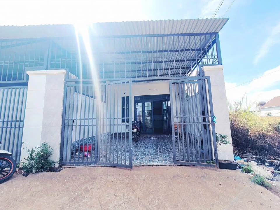 Nhà nguyên căn hẻm 473 Y Moan, Buôn Ma Thuột, 2PN giá 4 triệu - Sẵn sàng cho thuê ngay!