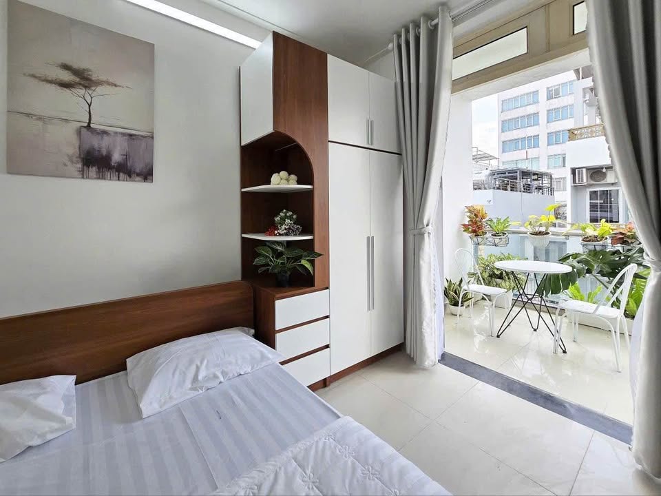 Căn hộ 1 phòng ngủ đường Thanh Thai, quận 10 - Thiết kế hiện đại, đầy đủ nội thất mới!