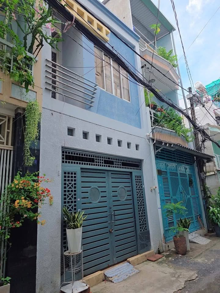 Nhà phố Lạc Long Quân, Tân Bình 28m² giá 3 tỷ - Chính chủ bán gấp!