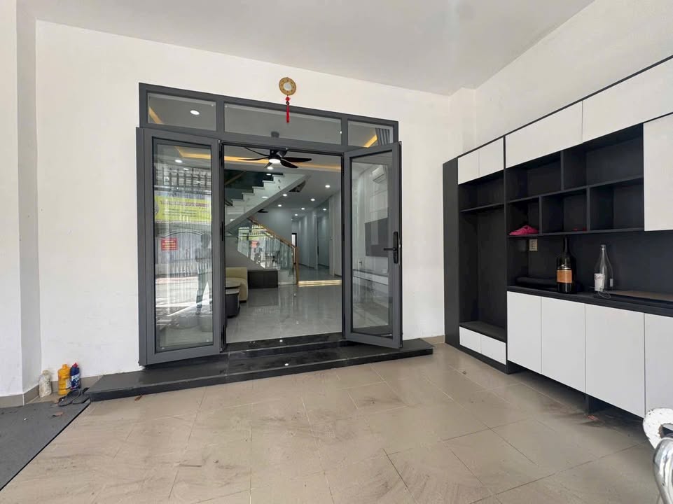 Nhà cho thuê phường Chánh Nghĩa Thủ Dầu Một 100m² giá 15 triệu - Sẵn sàng vào ở ngay!