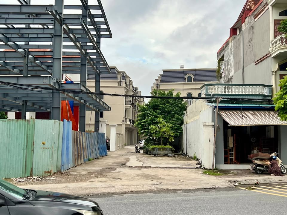 Đất mặt đường Trần Nhân Tông, Kiến An 84m² giá 5.8 tỷ - Tiềm năng tăng giá cao!