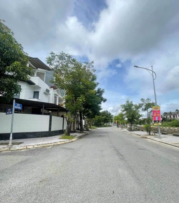 Nhà nghỉ 4 tầng 2 mặt tiền KQH Vỹ Dạ, Huế 159m² chỉ 7 tỷ - Đầu tư sinh lời ngay!