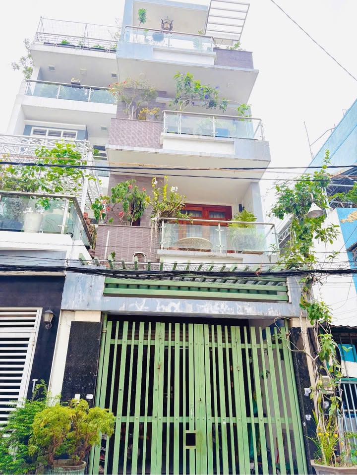 Nhà đẹp tại chợ Tân Hương, P.Tân Quý 96.6m² giá 10.9 tỷ - Vị trí đắc địa, không thể bỏ lỡ!