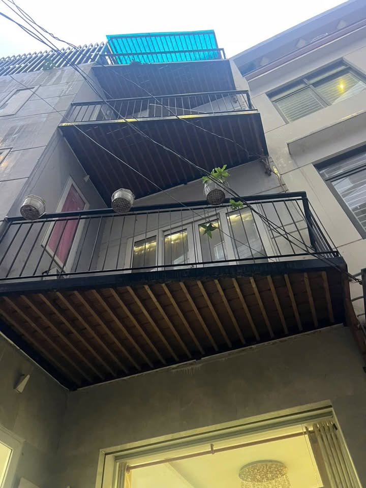 Nhà phố 4 tầng Nguyễn Văn Trỗi, Phú Nhuận giá 4.85 tỷ - Diện tích 19.6m², sẵn sàng vào ở!