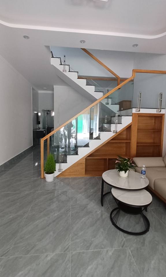 Nhà đẹp Đà Lạt 70m² giá 3.2 tỷ - Sổ hồng chính chủ, ô tô vào tận nhà!