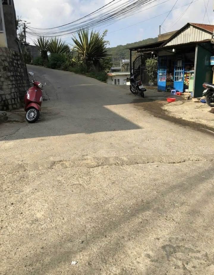 Đất nền Đà Lạt 104m² giá 4.9 tỷ - Sổ đỏ chính chủ, thương lượng ngay!