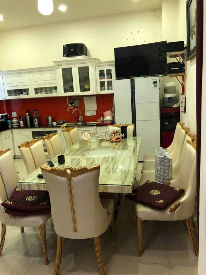 Nhà Kiên Cố 1 Trệt 2 Lầu Đà Lạt 92.78m² giá 7.5 tỷ - Gara ô tô ngay trung tâm!