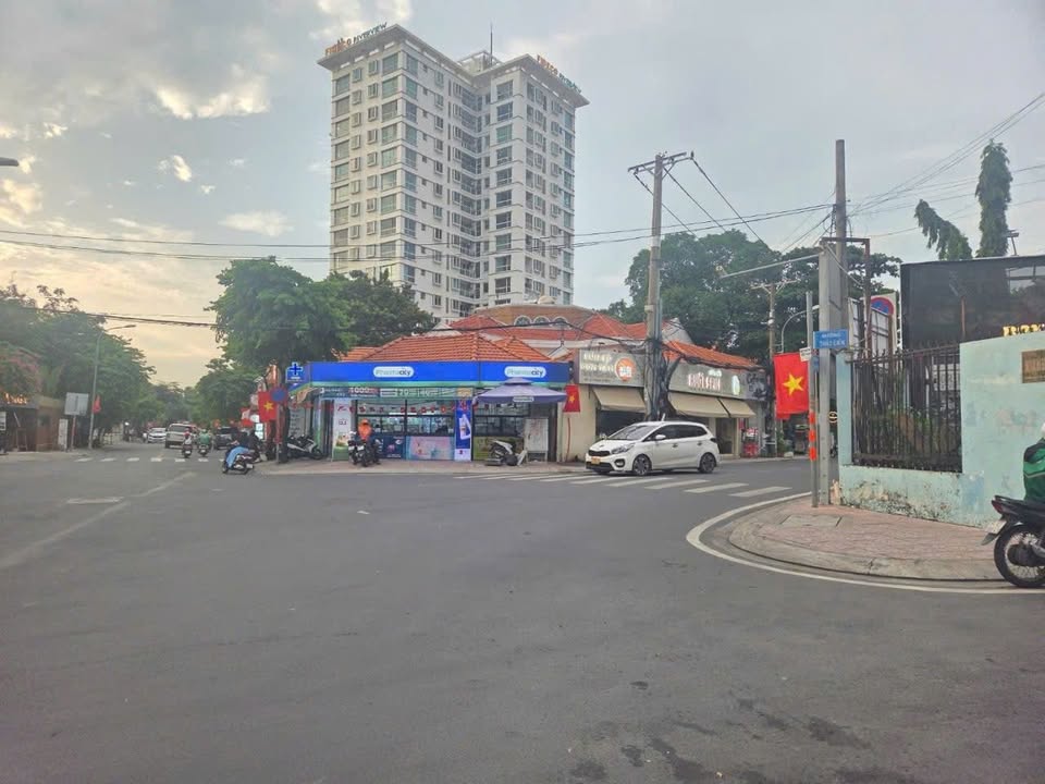 Cho thuê mặt bằng kinh doanh Thảo Điền 20m² giá 25 triệu - Vị trí đắc địa, nhộn nhịp!