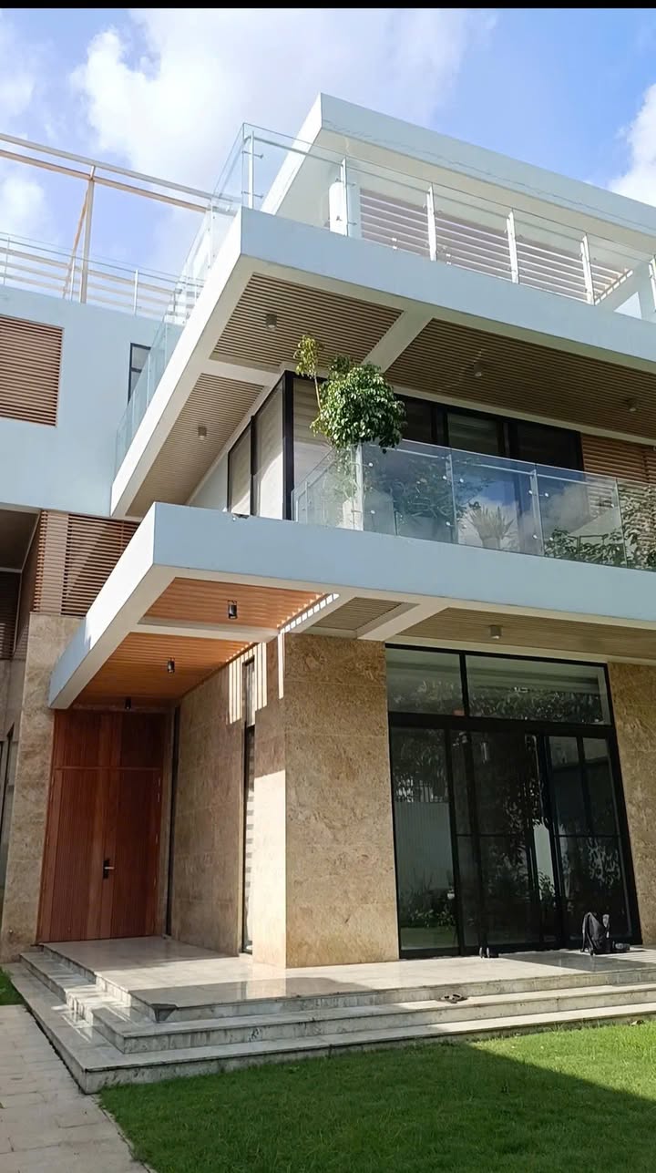 Cho thuê Villa Thảo Điền Quận 2 - Diện tích 720m², Giá thuê cực tốt!