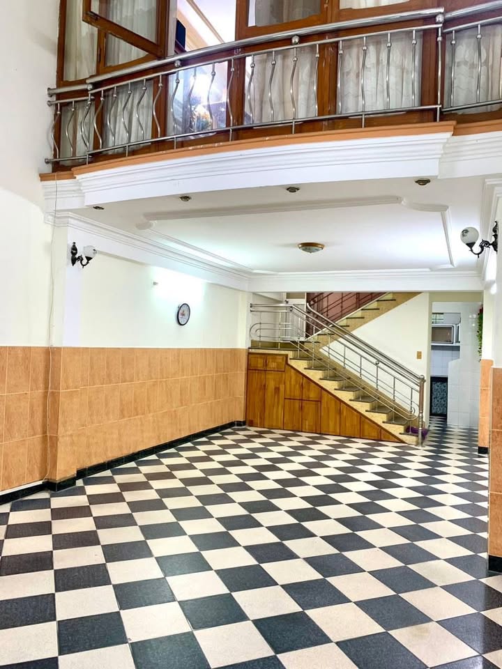 Nhà 4 Tầng Mặt Tiền Đường Phạm Ngọc Thạch, Hải Châu 60m² - Không khí trong lành, giá chỉ 10 triệu/tháng!