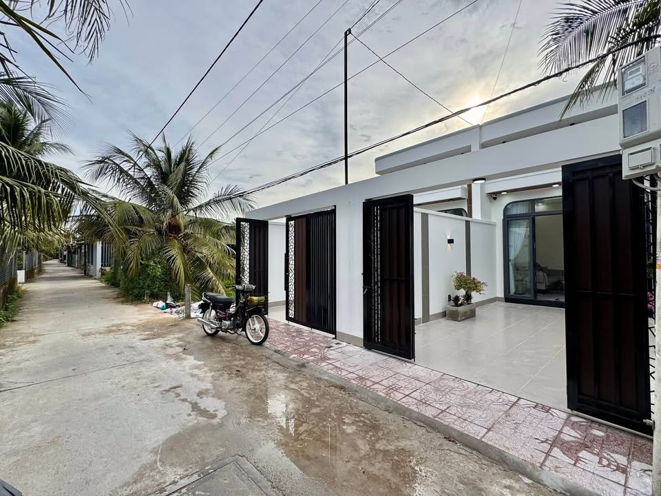 Nhà mới hoàn thiện Phường Trung An, Cao Lãnh 100m² giá 1.68 tỷ - Thiết kế hiện đại, ô tô vào tận sân!