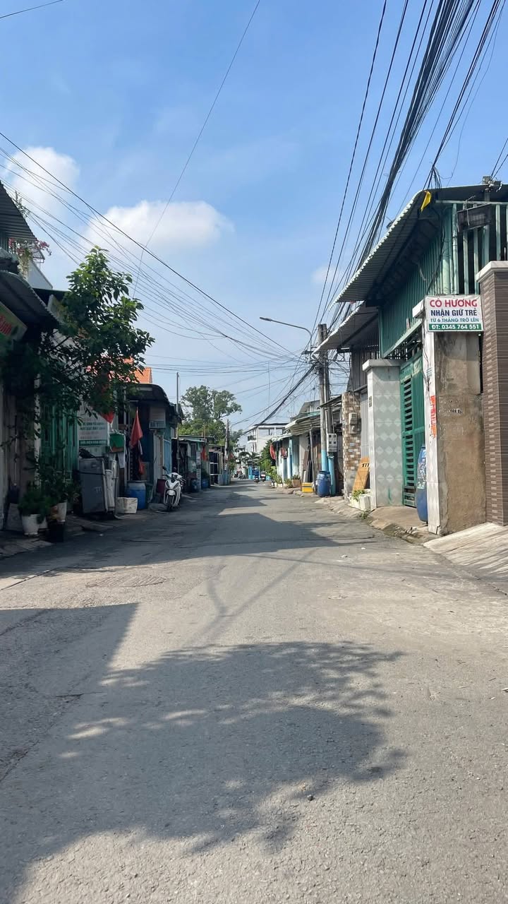 Nhà mặt tiền đường Nhựa Thông, Dĩ An 120m² giá 3.5 tỷ - Kinh doanh hiệu quả!