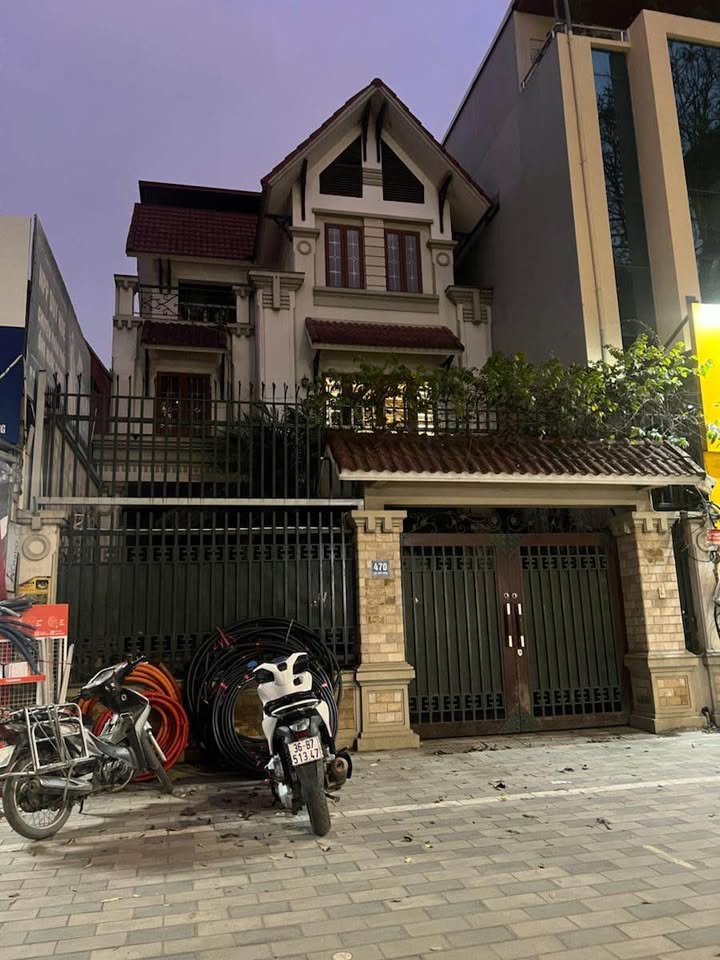 Biệt thự mặt phố Lạc Long Quân Tây Hồ 153m² giá 80 tỷ - Kinh doanh sầm uất!