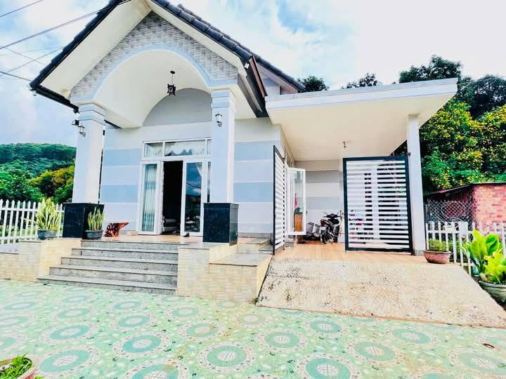 Nhà mái Thái 113m² tại xã Lạc Xuân - Giá chỉ 1 tỷ, view tuyệt đẹp!