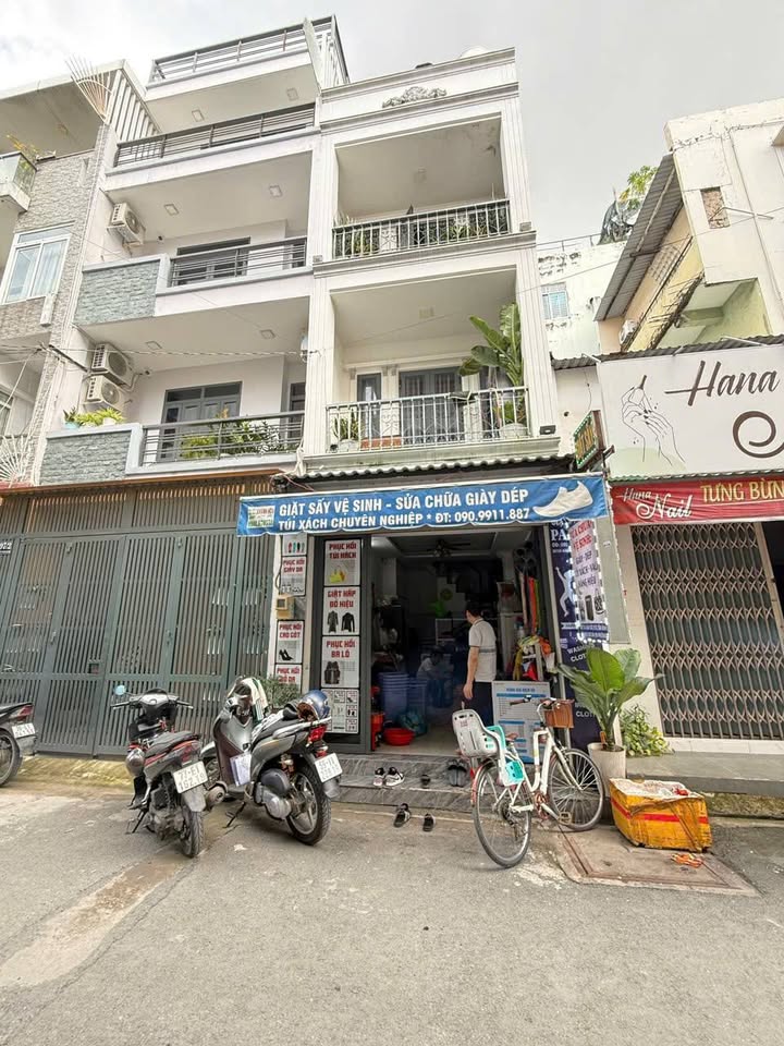 Nhà 307/2A Bàu Cát, Tân Bình 30m² giá 6.8 tỷ - Thiết kế 3 tầng hiện đại!