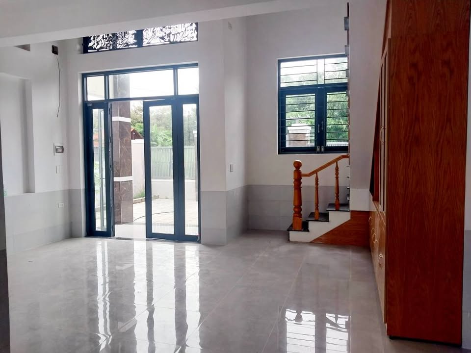 Nhà mới 1 trệt 1 lửng tại phường Tam Long, TP Bà Rịa 180m² giá 2.09 tỷ - Ngôi nhà lý tưởng cho gia đình bạn!
