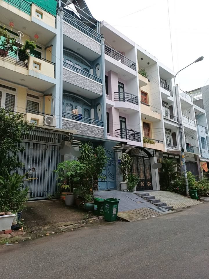Nhà mặt tiền 4 tầng Đường Tên Lửa, Bình Tân 80m² giá chỉ 8 tỷ - Sổ hồng chính chủ!