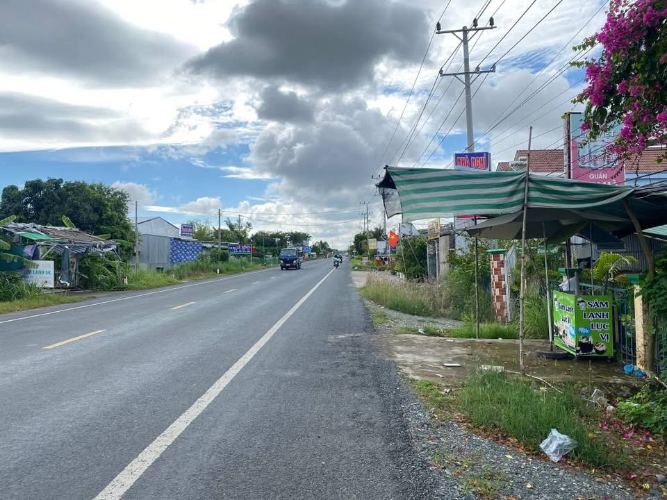 Nhà nghỉ mặt tiền Quốc lộ 30, xã Thanh Bình, 1300m² giá 6.8 tỷ - Cơ hội đầu tư sinh lời!