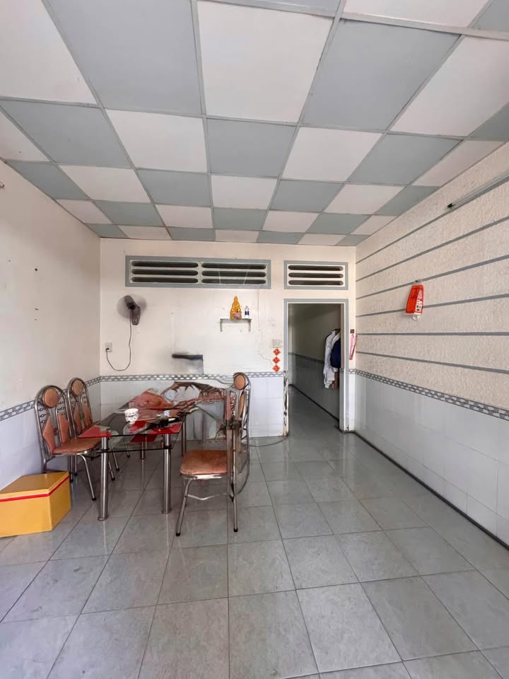 Nhà 1 trệt 1 lầu tại Phan Đăng Lưu, Long Xuyên 56m² giá 2 tỷ - Khu dân cư an ninh!