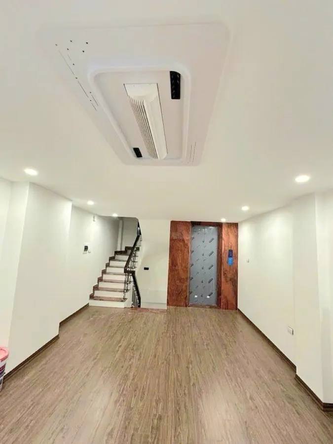 Nhà phân lô ô tô Hào Nam, Đống Đa 41m² giá 17.5 tỷ - Cơ hội sở hữu hiếm có!