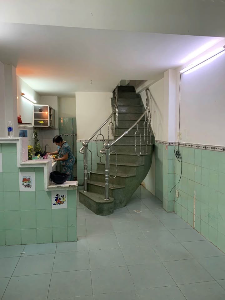 Nhà nguyên căn hẻm Sư Vạn Hạnh Q5 21m² giá 10 triệu - Tiện nghi 24/24!