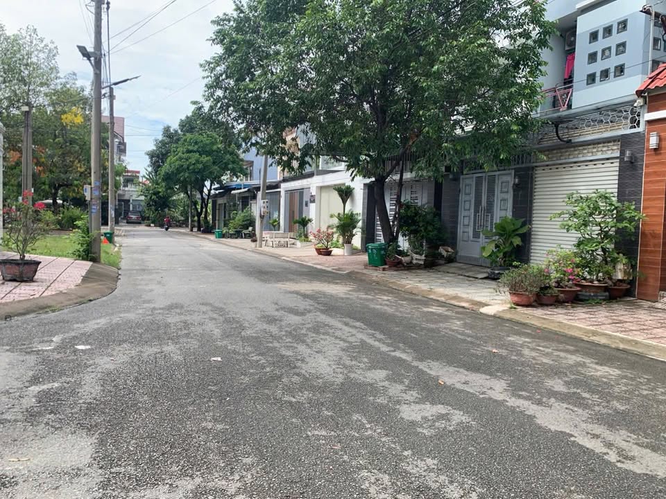 Đất Phú Gia 1, Trảng Dài 120m² giá 3.5 tỷ - Sổ riêng, thổ cư, hai mặt tiền!