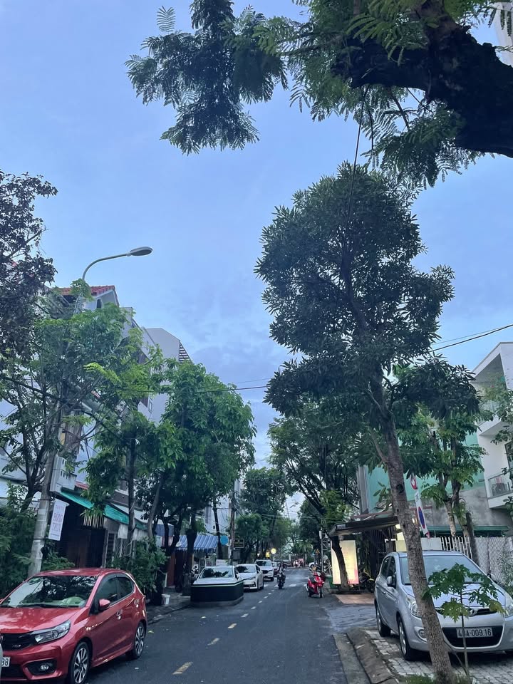 Nhà mặt tiền Hoàng Thúc Trâm Hòa Cường Bắc 82.5m² giá chỉ 8 tỷ - Cơ hội đầu tư hiếm có!