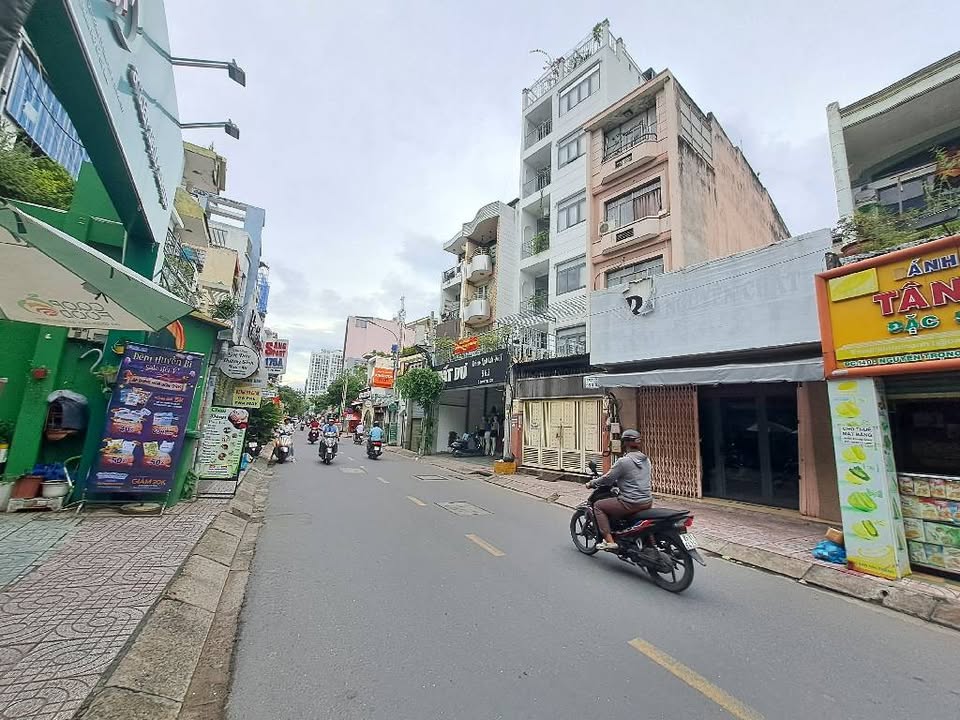 Nhà mặt tiền Nguyễn Trọng Tuyển 114m² giá 34 tỷ - Đầu tư sinh lời cao!