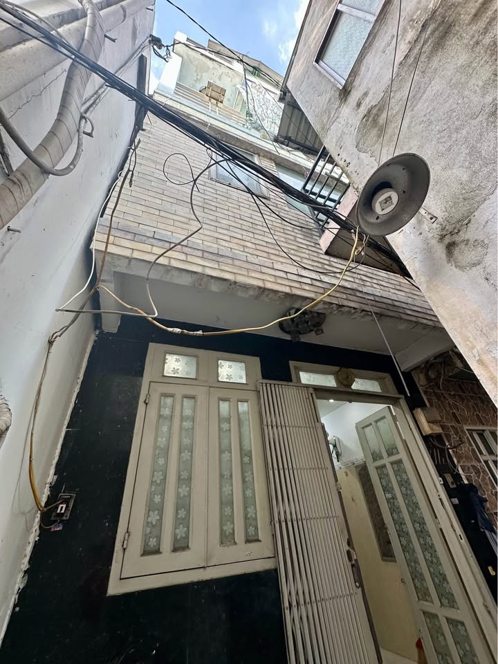 Nhà 3 tầng Âu Dương Lân, 16m² giá 1.48 tỷ - Vị trí đắc địa, tiện ích đầy đủ!