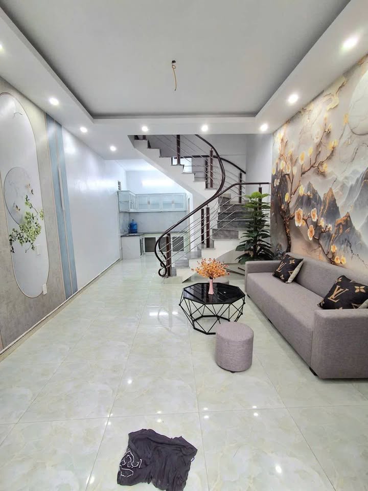 Bán nhà Lê Chân, Hải Phòng 33m² giá 1.18 tỷ - Sổ hồng đầy đủ, không gian thoáng mát!