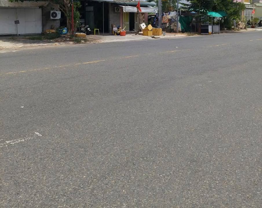 Nhà cấp 4 mặt nhựa Hoàng Bích Sơn, Phan Thiết 100m² giá 3.75 tỷ - Cơ hội đầu tư sinh lời!