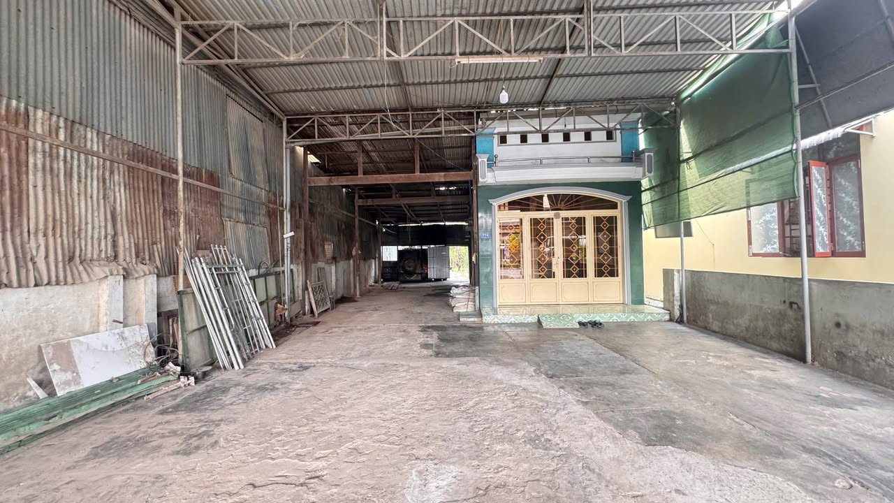 Cho thuê kho 400m² mặt tiền Trần Hưng Đạo, Long Xuyên - Giá 20 triệu/tháng