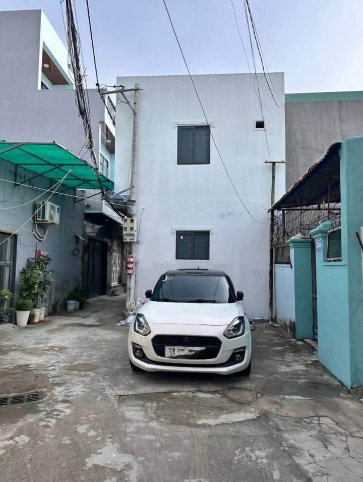 Nhà góc 3 mặt tiền đường Nguyễn Hữu Cảnh 35m² giá 2.45 tỷ - Thiết kế đẹp, ô tô tới cửa!