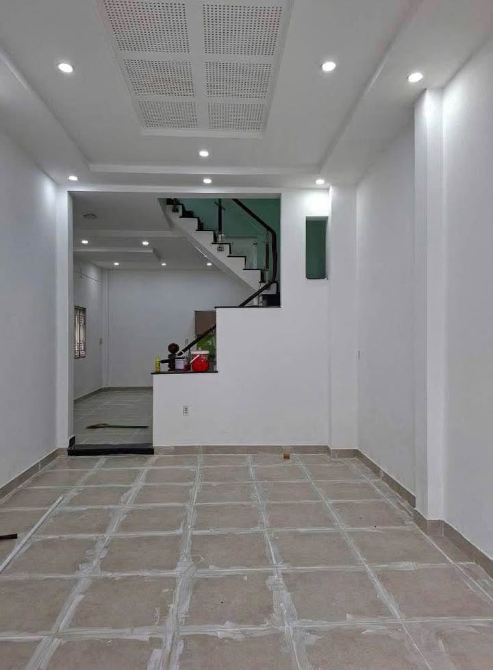 Nhà cho thuê mặt tiền Thạnh Lộc 26, quận 12 - Thiết kế hiện đại, giá 8 triệu/tháng!