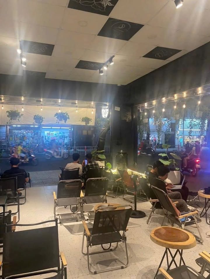 Quán cafe góc 2 mặt tiền đường lớn Gò Vấp 60m² - Kinh doanh sinh lời ngay!