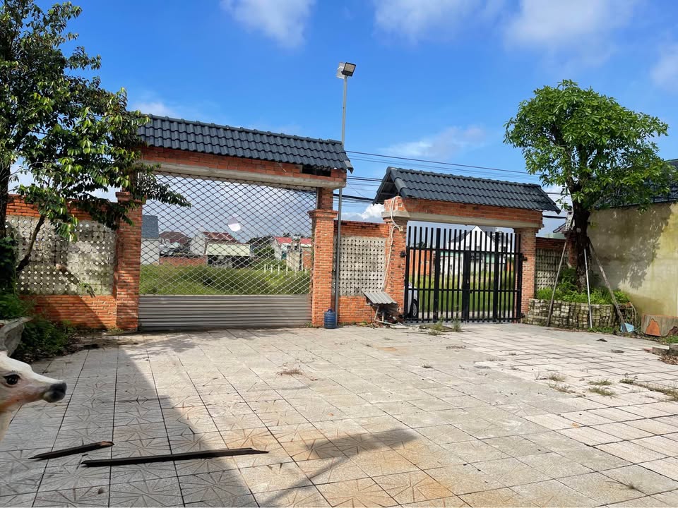 Cho thuê mặt bằng kinh doanh tại Tây Ninh - Thiết kế 2 tầng, sân rộng