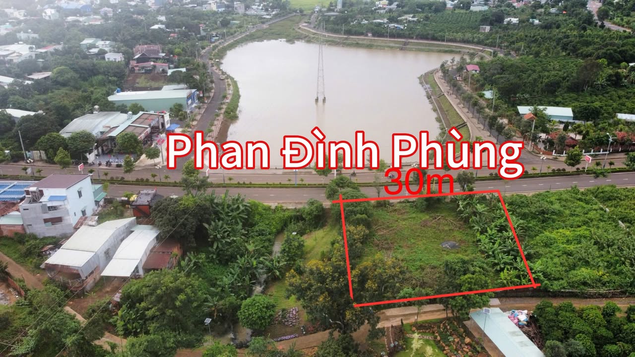 Đất mặt tiền Phan Đình Phùng, Chư Sê, 900m² chỉ 9 tỷ - Cơ hội đầu tư tuyệt vời!