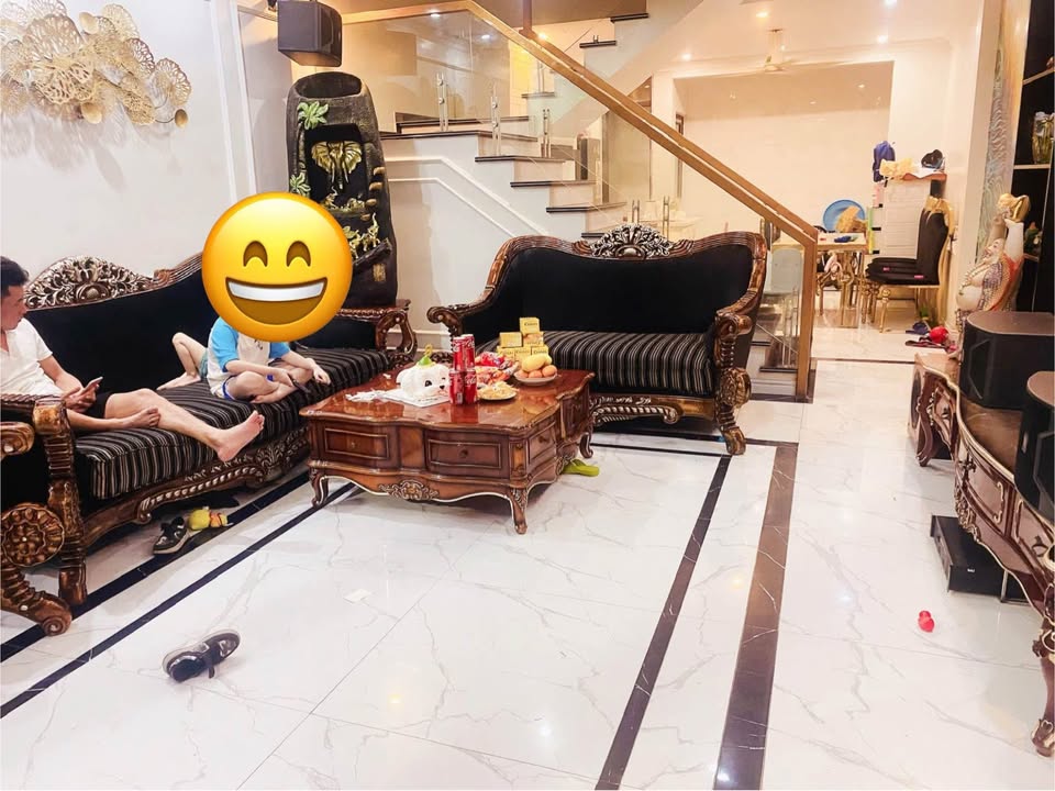 Nhà mặt ngõ phố Chùa Hàng, 64m², giá thỏa thuận - Kinh doanh lý tưởng!