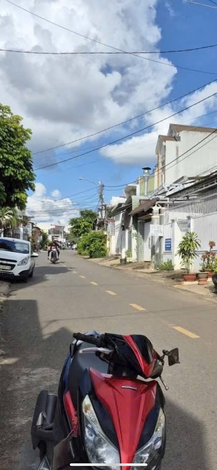 Nhà mặt tiền đường An Dương Vương, Buôn Ma Thuột 27m² giá 5.8 tỷ - Cơ hội đầu tư tuyệt vời!