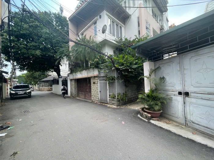 Nhà 1 Tầng Lô Góc Đặng Thai Mai 70m² giá 17.3 tỷ - Gần Hồ Tây, Đầu Tư Đẹp!