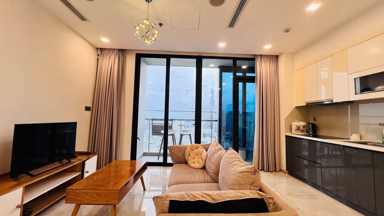 Căn hộ Vinhome Golden River Quận 1 2PN 32 triệu - Full nội thất sang trọng!