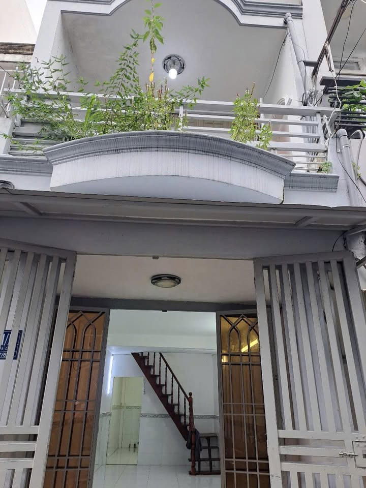 Nhà riêng Gò Vấp 42m² giá 7,5 triệu - Hẻm xe hơi an ninh, gần chợ và trường học!