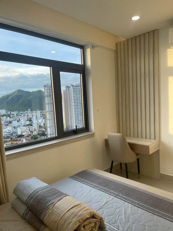 Căn hộ Napoleon Castle Nha Trang 55m² giá 2.35 tỷ - View xéo biển thoáng đãng!